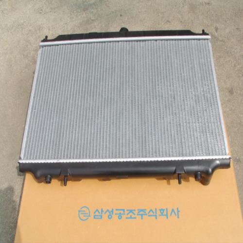 SM518 Radiator 22410-51200 2241051200 (/Gasoline) --