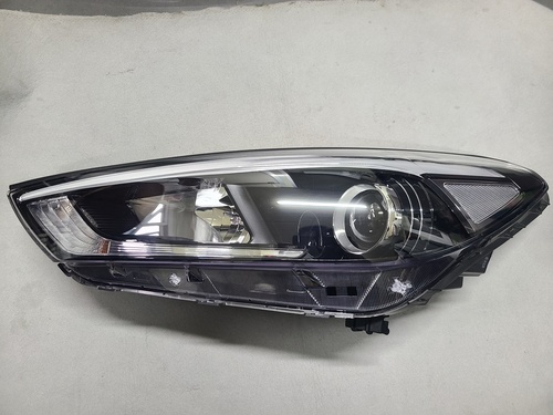 Porter2 Light Headlight-Passenger Side 921024F100 ( x) 07-12 Grade B(Scratch) - Passenger Side (Right)
