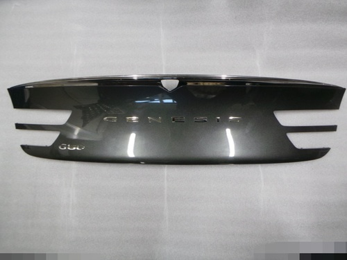 Genesis GV80 Radiator Grille 86351T6000 Grade B (Crack)